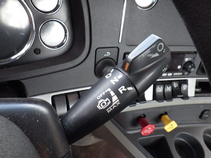 2022-kenworth-t680-image-17