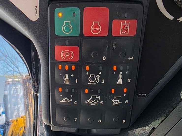 2018-deere-331g-image-56