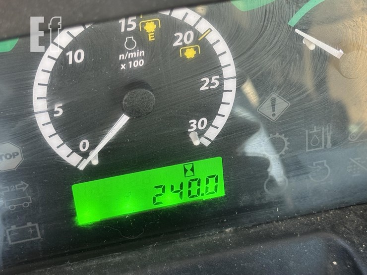 2022-john-deere-5055e-image-21