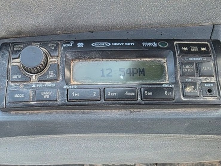 2009-new-holland-b95b-image-70