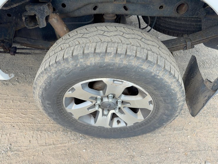 2004-ford-f150-xl-image-10