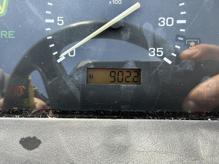 john-deere-1026r-image-14