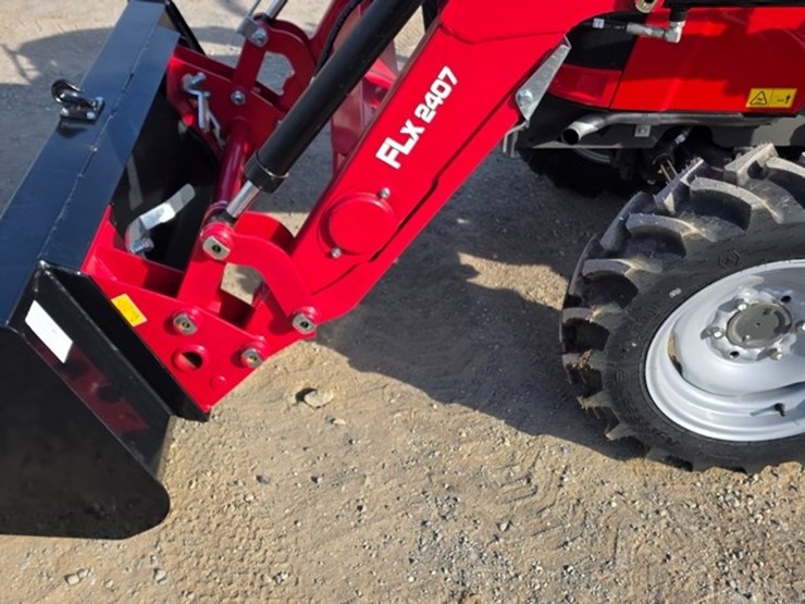 2022-massey-ferguson-1825e-image-8