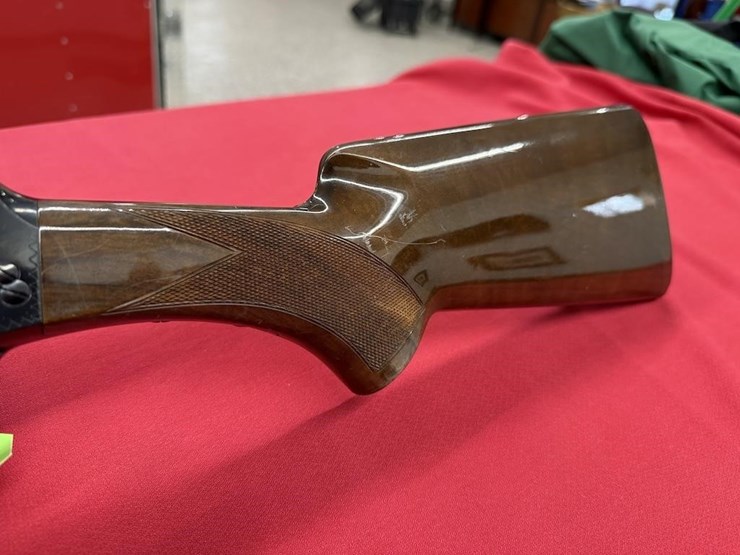 browning-light-twelve-12-gauge-shotgun-image-10