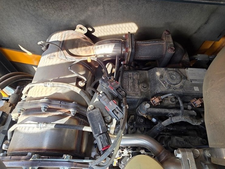 2020-new-holland-e57c-image-56