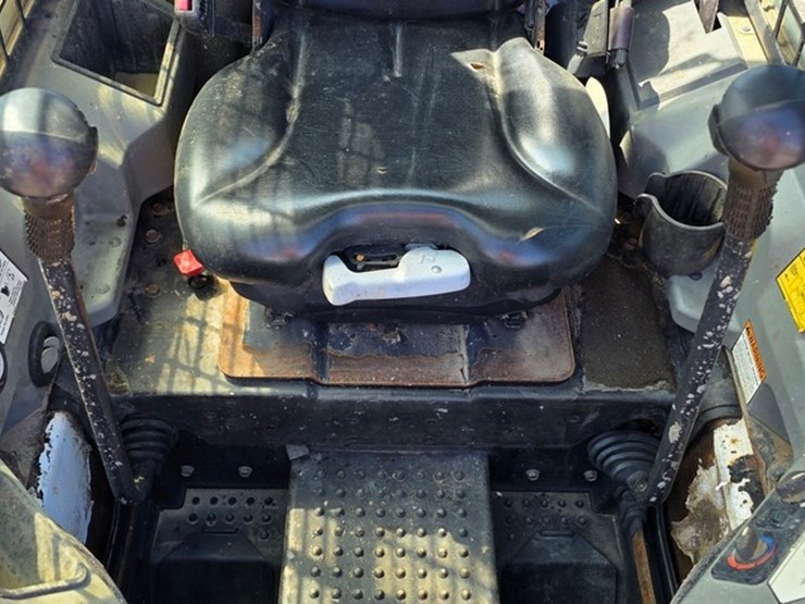 2015-bobcat-t450-image-42