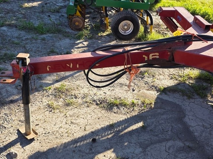 new-holland-166-image-6