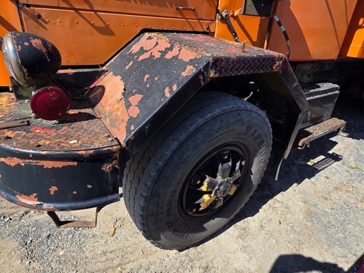 1974-white-construcktor-image-6