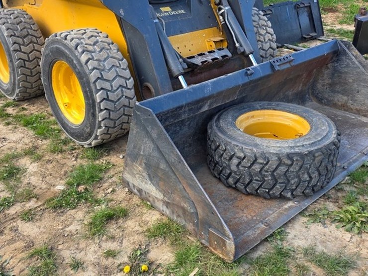 2014-deere-326e-image-6