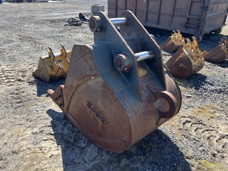 komatsu-pc210-image-2