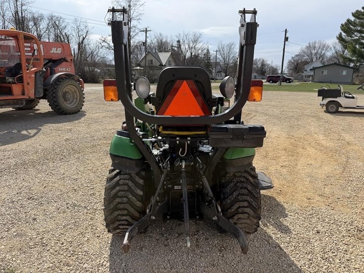 john-deere-1026r-image-5