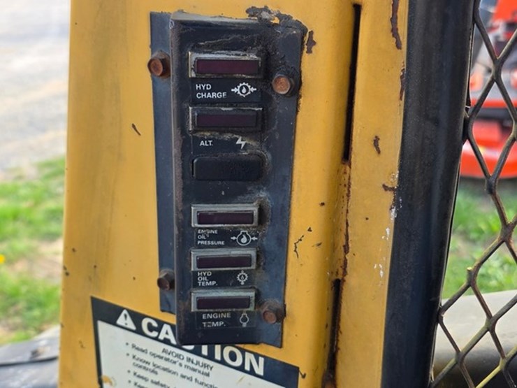 1988-new-holland-l555-image-43