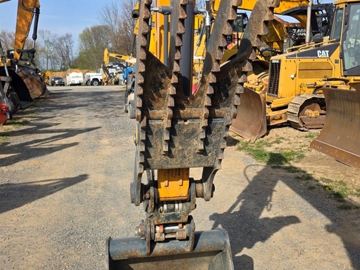 2020-new-holland-e57c-image-43