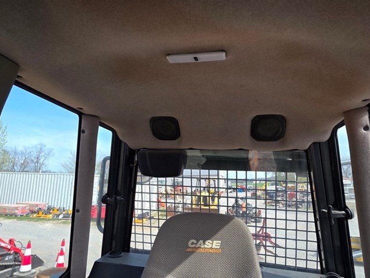 2016-case-750m-lgp-image-67