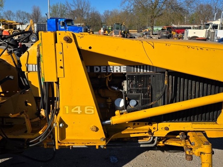 john-deere-2355-image-10