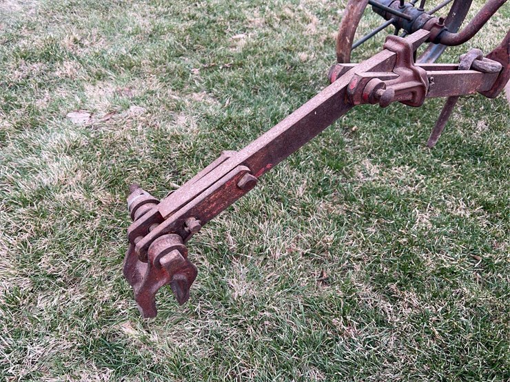 oliver-no.-100-plow-image-38