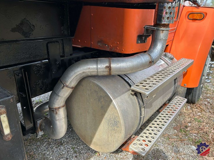 2005-kenworth-t300-image-52