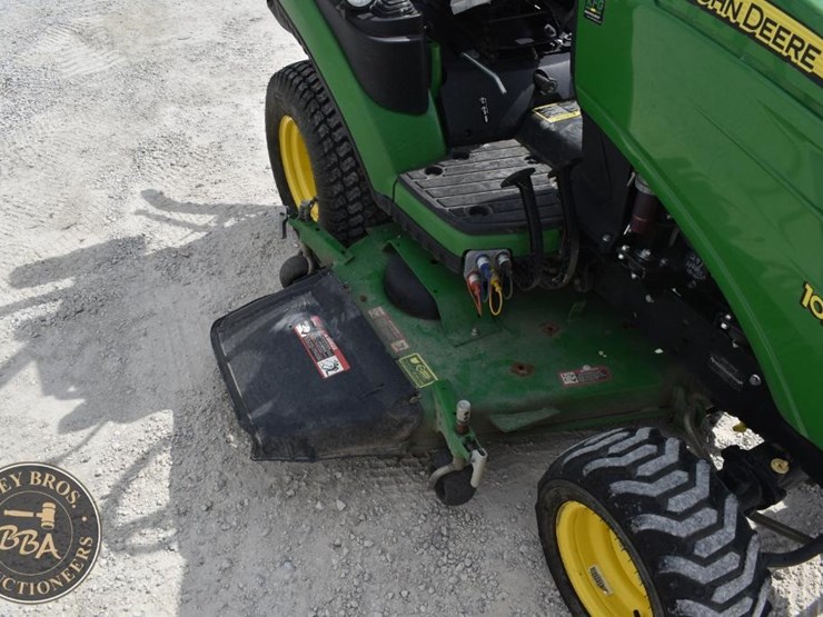 2017-john-deere-1025r-image-9