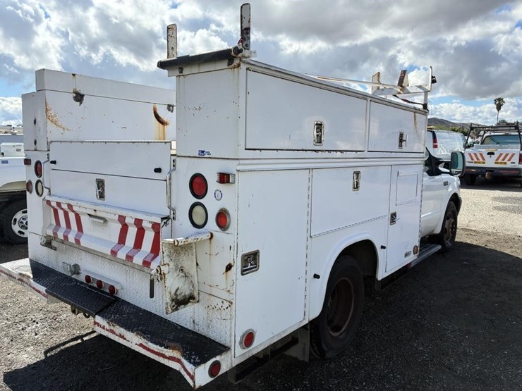 2004-ford-f350-image-3