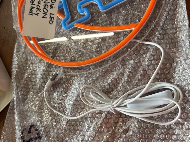 new-u-of-kentucky-12in-dia-led-light-works-image-2