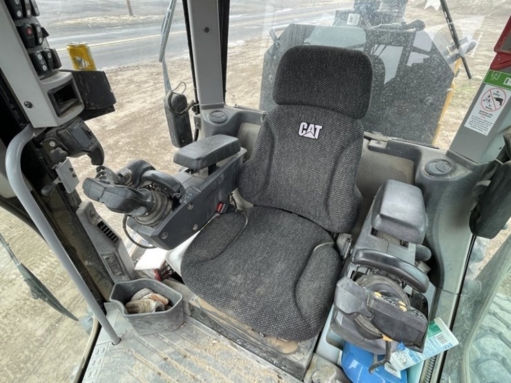 2018-caterpillar-12m3-awd-image-38