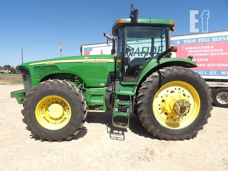john-deere-8220-image-2