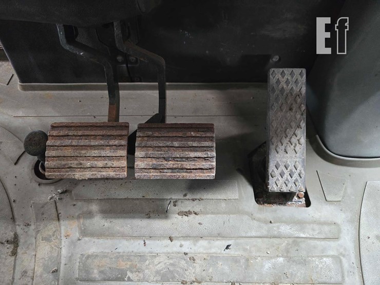 2005-caterpillar-420d-it-image-21