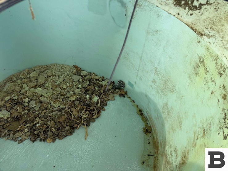 1550-gallon-round-poly-fertilizer-tank-image-5