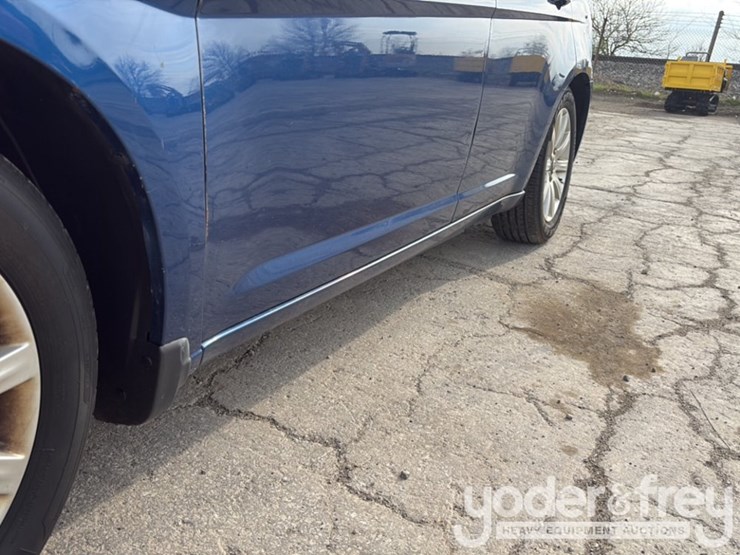 2010-chrysler-sebring-image-8