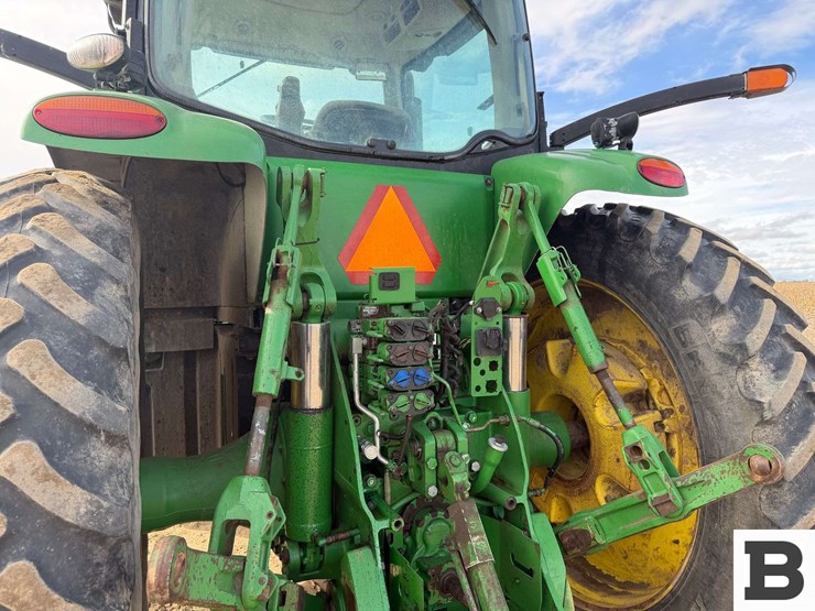 2014-john-deere-8295r-image-26