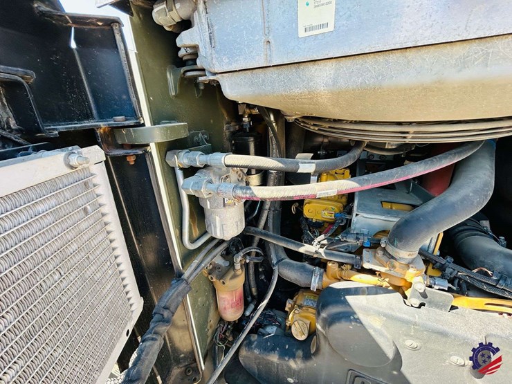 2018-caterpillar-299d2-image-10