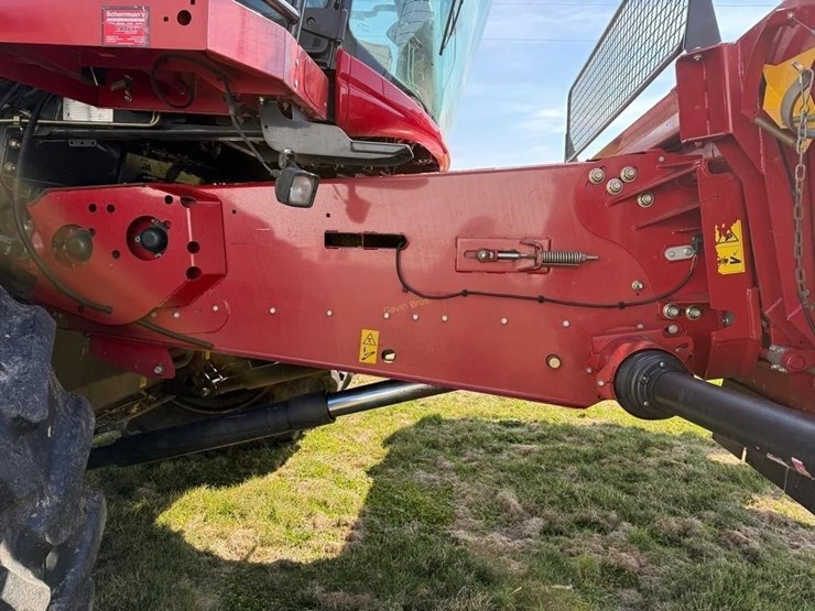 2014-case-ih-8230-image-15