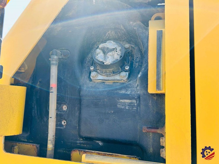 2022-komatsu-d65px-18-image-60