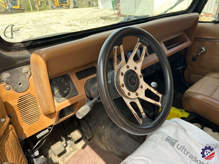 1994-jeep-wrangler-image-4