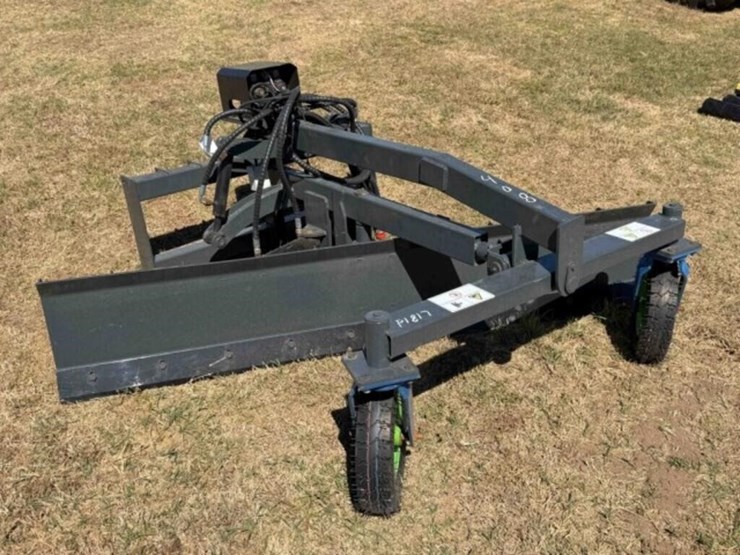 giyi-skid-steer-grader-image-3