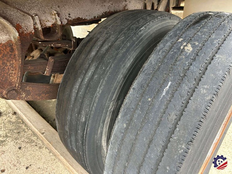 antique-bullnose-28ft-s/a-pup-trailer-image-28