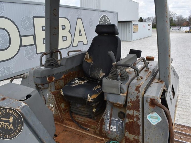 komatsu-d65ex-12-image-18