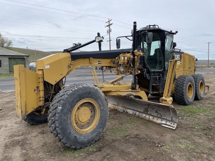 2018-caterpillar-12m3-awd-image-1