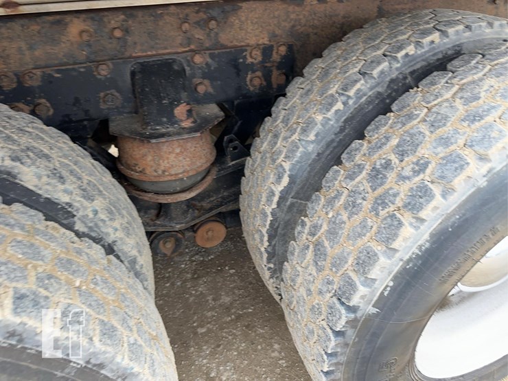 2003-kenworth-t800-image-13