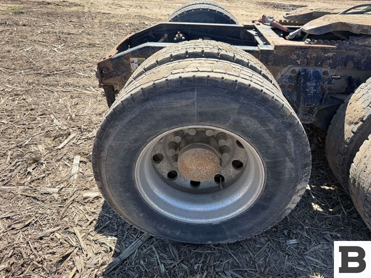 2008-peterbilt-387-image-23