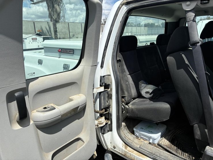 2012-gmc-sierra-2500-image-10