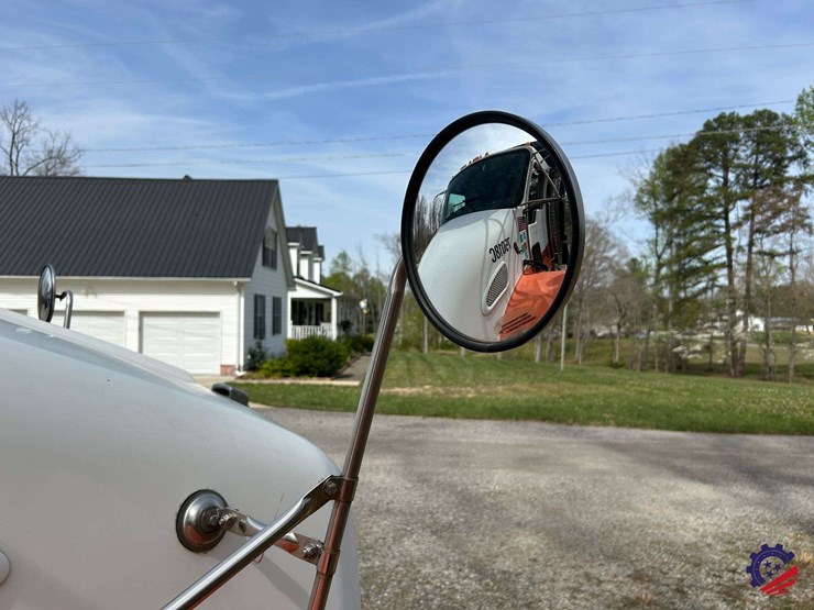 2005-kenworth-t300-image-23