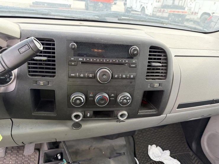 2012-gmc-sierra-2500-image-17