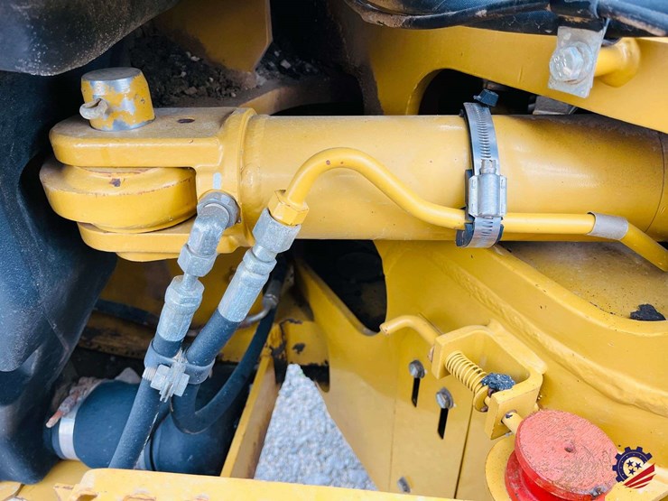 2010-caterpillar-120m-image-124