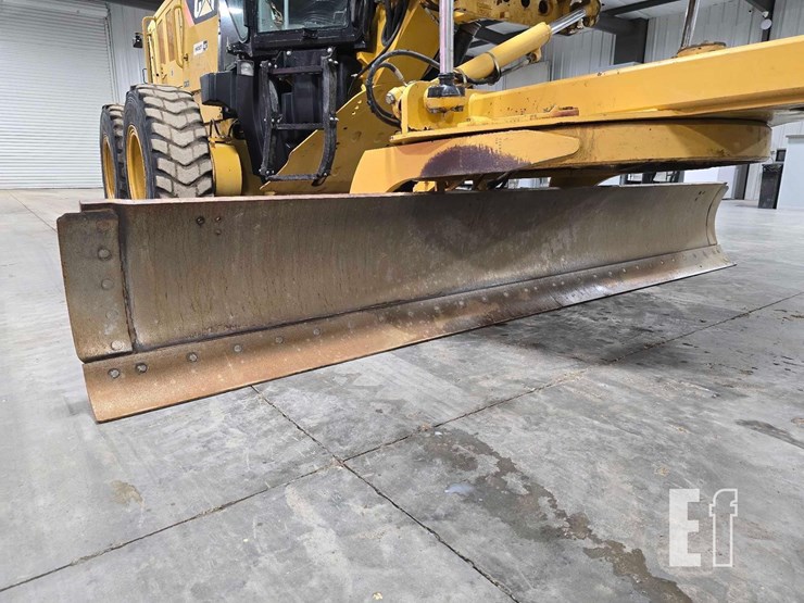 2012-caterpillar-140m2-image-10