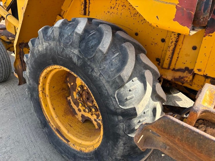 john-deere-310-image-19