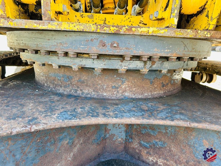 2015-komatsu-pc210-lc-image-74