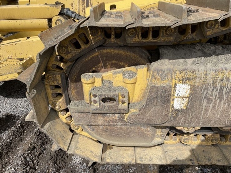 2013-komatsu-d65ex-17-image-15