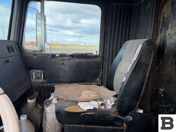 1984-kenworth-w900-image-48