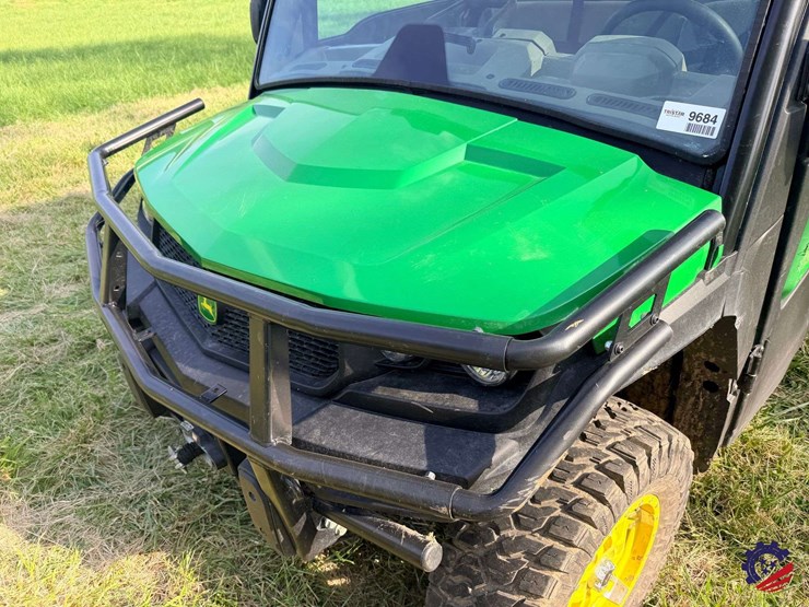 2024-john-deere-gator-xuv-835r-image-18